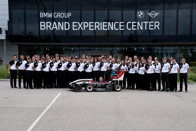 We are thrilled to share that the AMZ Rollout took place last Tuesday! We proudly introduced our latest vehicle, 𝘥𝘶𝘧𝘰𝘶𝘳, at the BMW Group Brand Experience Center in Dielsdorf. With over 250 guests in attendance, the event featured an in-depth presentation of the vehicle’s cutting-edge technology. Attendees also enjoyed impressive demonstration runs of 𝘥𝘶𝘧𝘰𝘶𝘳 and 𝘤𝘢𝘴𝘵𝘰𝘳. Thank you to everyone who joined us!